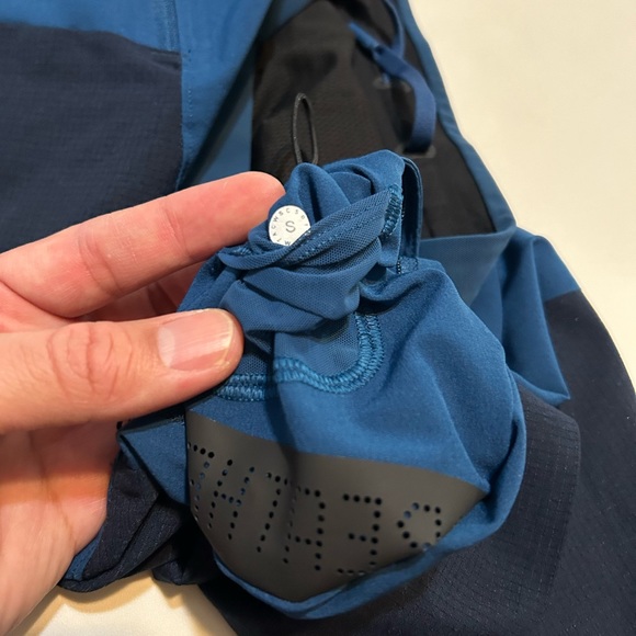 Lululemon Men Small Namaste At The Beach Short 8" two tone Blue Mesh Lined - Picture 4 of 10